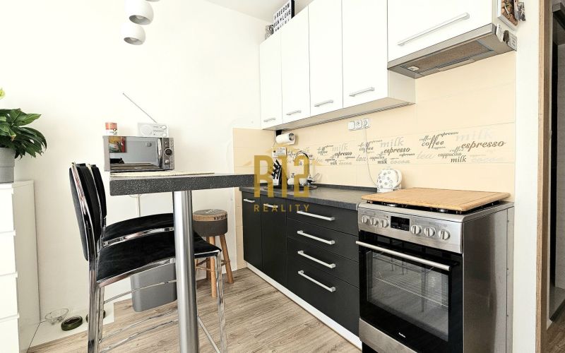 Predaj 1 izbový byt s balkónom Nitra - Novomeského
