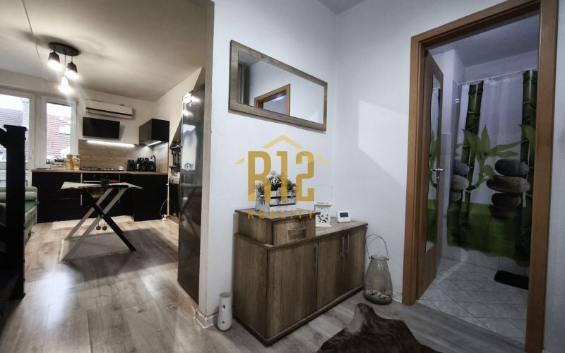 Predaj 2 izbový mezonetový byt Nitra, balkón 