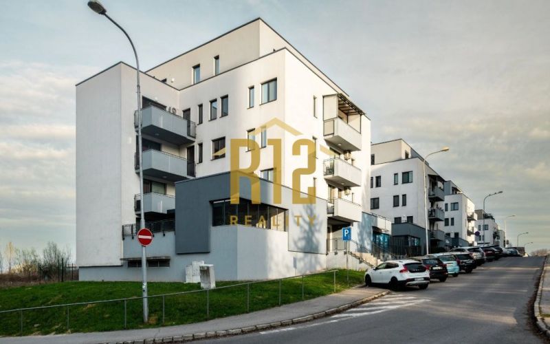 Predaj 2 izbový byt s terasou a parkovaním, Nitra
