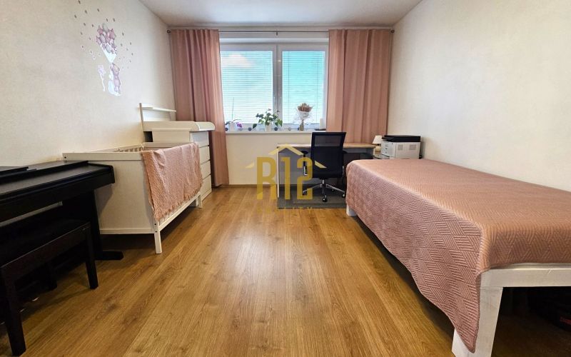 Predaj 3 izbový byt Nitra - Ivanka pri Nitre, balkón, parkovacie miesto 