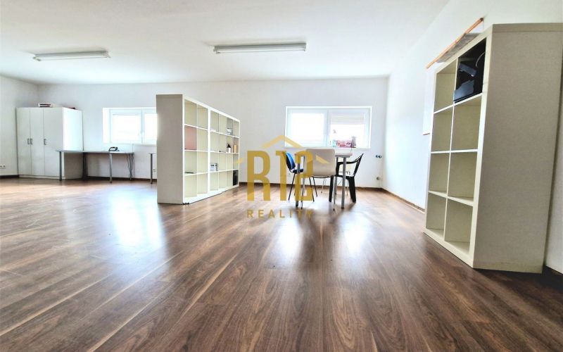 Predaj montovanej haly, Levice