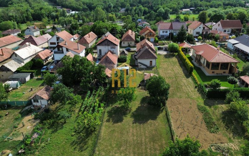 Predaj rodinný dom Nitra - Dolné Obdokovce, pozemok 1250 m2