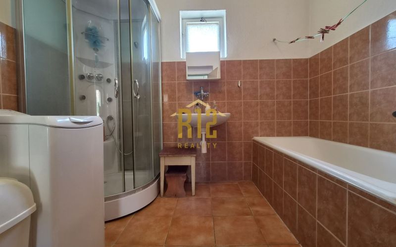 Predaj rodinný dom Nitra - Dolné Obdokovce, pozemok 1250 m2