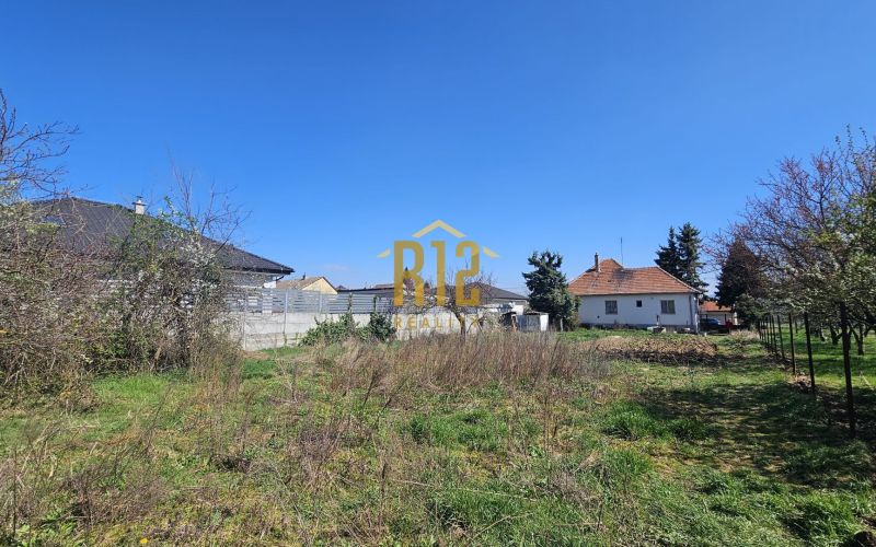 Predaj rodinný dom Nitra Lužianky + 2 stavebné pozemky