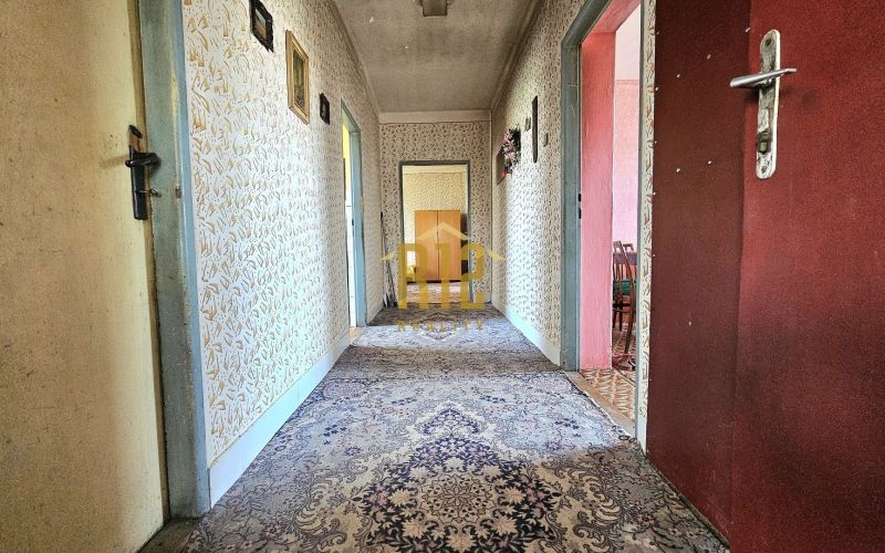 Predaj rodinný dom Nitra Lužianky + 2 stavebné pozemky