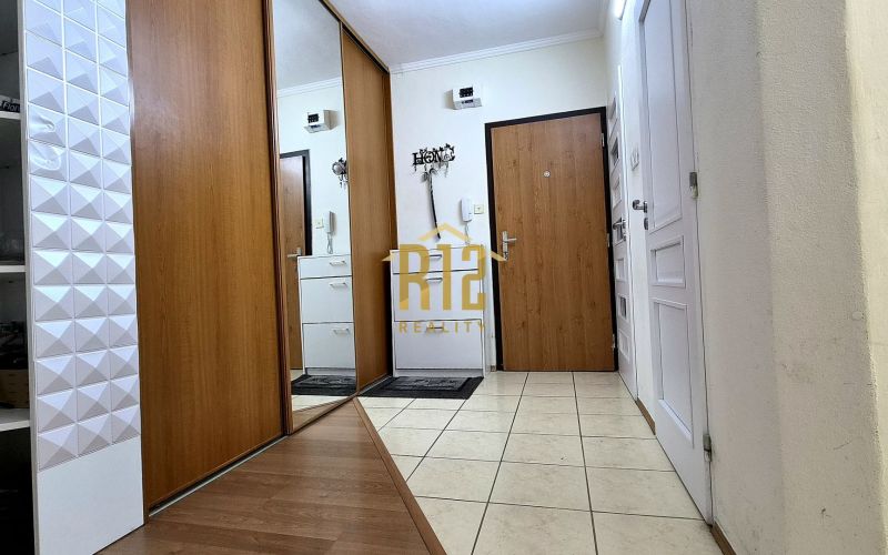 Predaj priestranný  2 izbový byt, Nitra - Čermáň