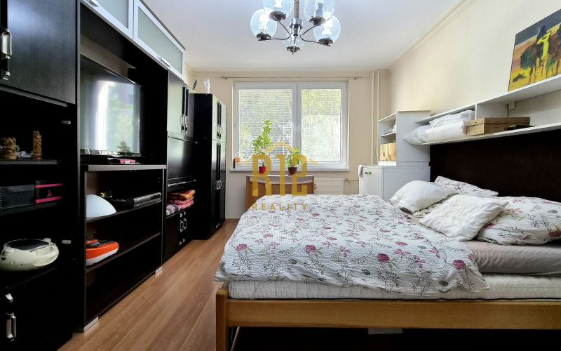Predaj priestranný  2 izbový byt, Nitra - Čermáň