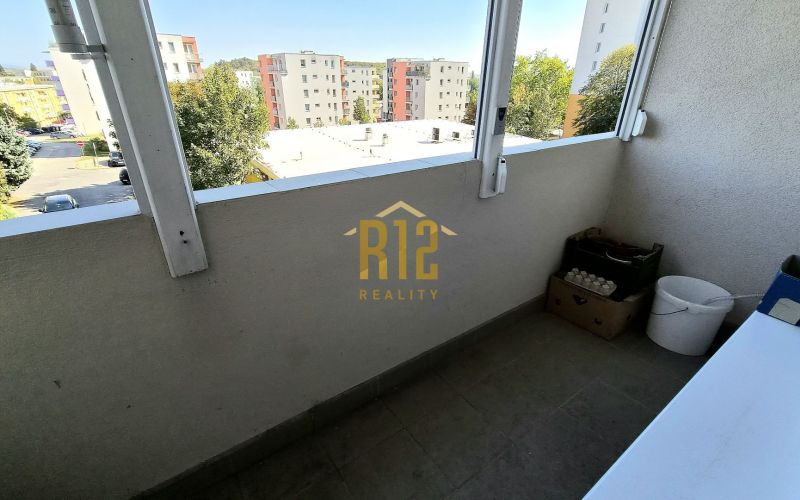 Predaj priestranný  2 izbový byt, Nitra - Čermáň