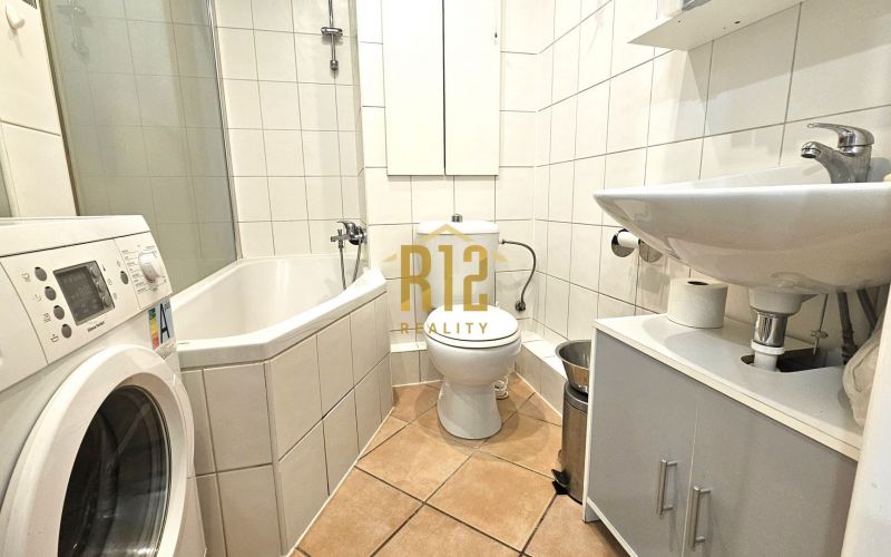 Prenájom 4 izbový byt Nitra - Župné námestie