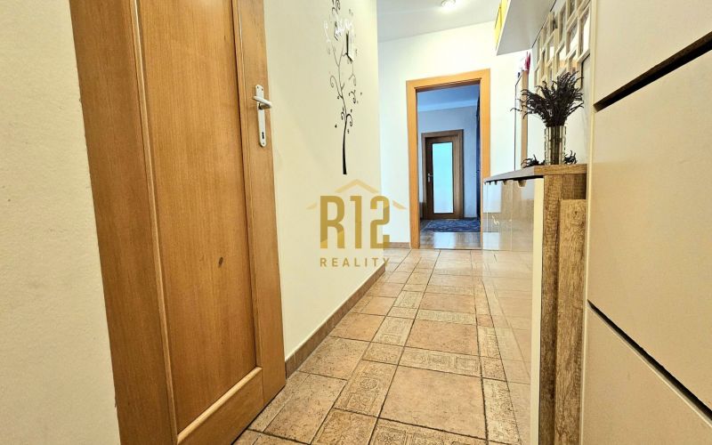 REZERVOVANÉ Predaj 2 izbový byt Nitra - Hollého, balkón