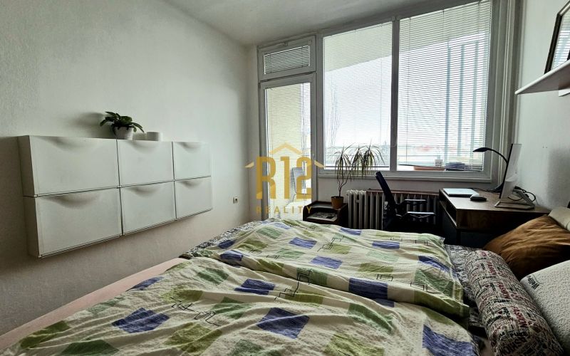 REZERVOVANÉ Predaj 2 izbový byt Nitra - Hollého, balkón