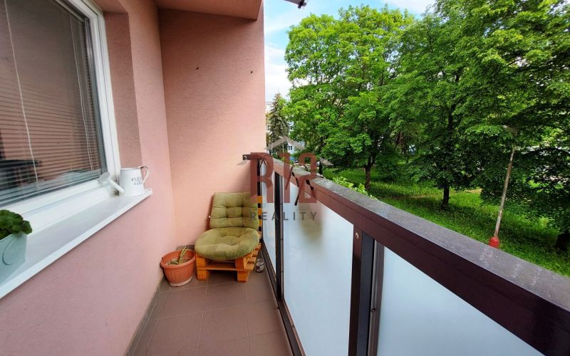 TICHÁ LOKALITA PLNÁ ZELENE  Predaj 3 a pol izbového bytu v Zlatých Moravciach 