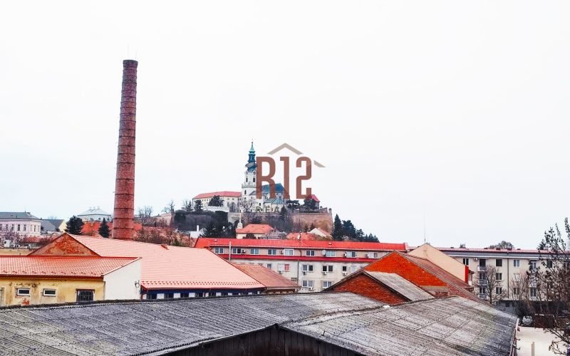 VÝHĽAD NA HRAD Predaj 2 izbový byt Nitra - Za Ferenitkou